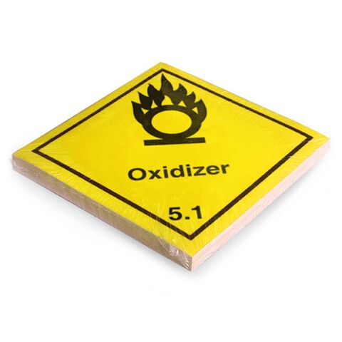 Etikett der Klasse 5, Unterklasse 5.1, für entzündend wirkende Stoffe mit Text "Oxidizer". Permanentkleber mit einer Haltbarkeit von 2 Jahren im Innen- und Außenbereich. Kann mindestens 3 Monate im Seewasser verbleiben, IMDG-Code 5.2.2.2.1.7.