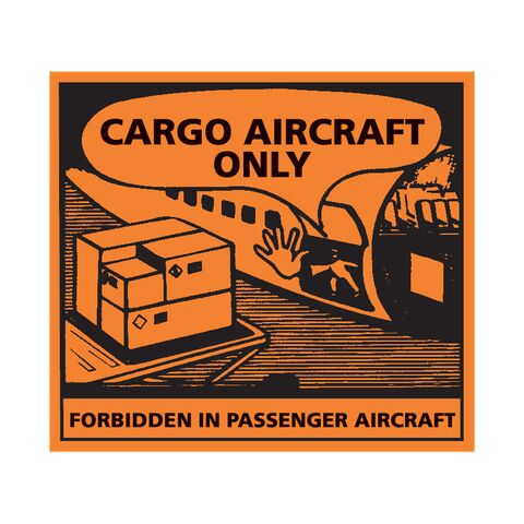 Mit Etikett "Cargo Aircraft Only" (CAO) sind Gefahrgüter aufgrund ihrer Menge / der von ihnen ausgehenden Gefahren nicht in einem Passagierflugzeug, sondern nur in Frachtflugzeugen zu befördern + die Frachtstücke müssen mit dem Etikett ausgestattet werden